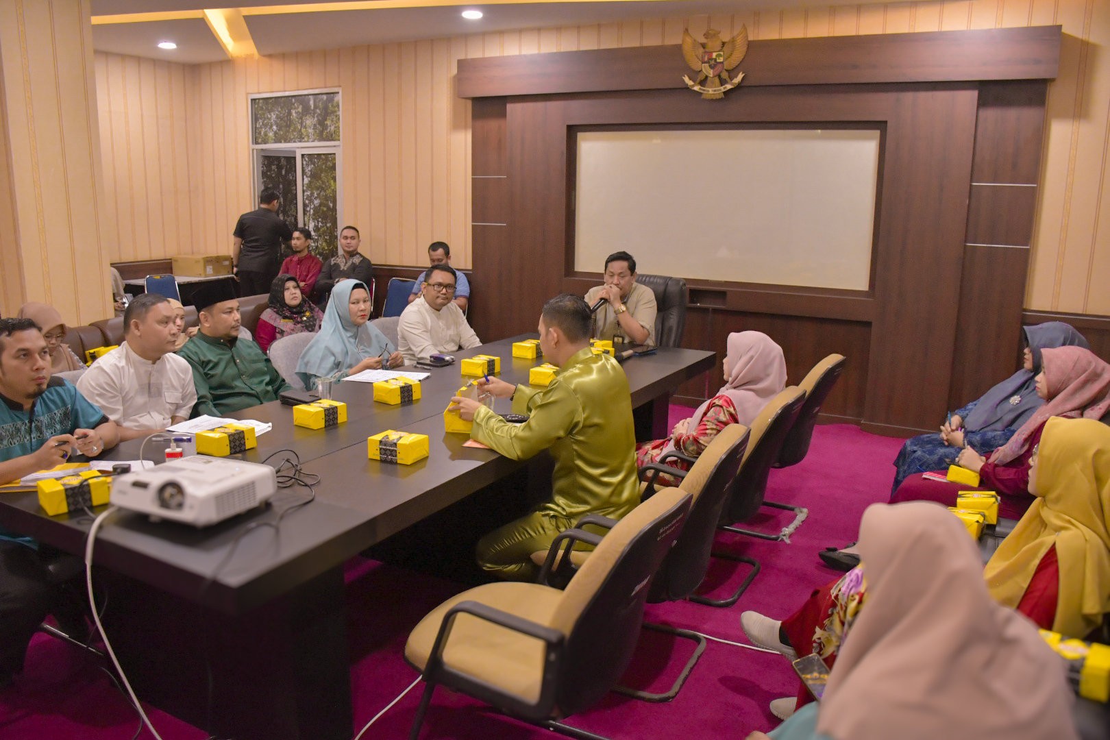 Rapat Persiapan Pengadaan dan Belanja APBD Tahun 2025 Badan Kesatuan Bangsa dan Politik Provinsi Riau
